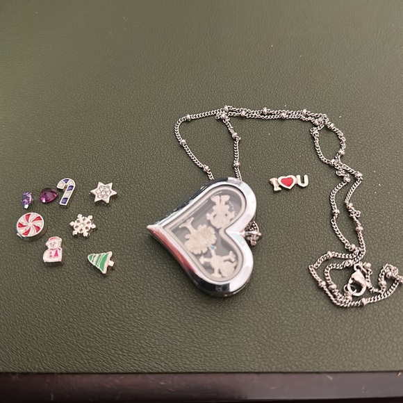 Mini Charms and Heart Charm holder necklace - Picture 2 of 2